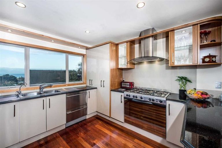 Photo of property in 1/293 East Coast Road, Mairangi Bay, Auckland, 0630