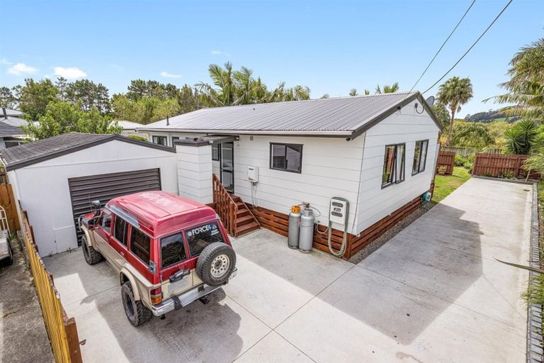 Photo of property in 35b Parakai Avenue, Parakai, 0830