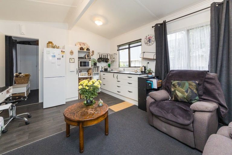 Photo of property in 2a Hendon Place, West End, Palmerston North, 4412