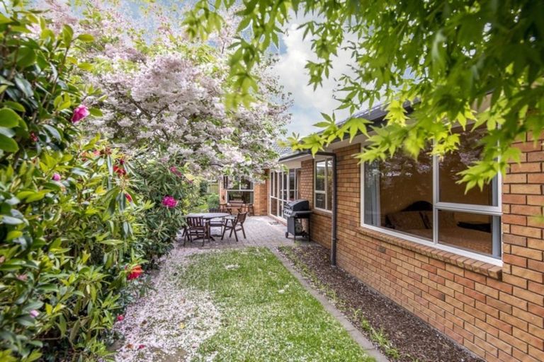 Photo of property in 28 Bentley Street, Russley, Christchurch, 8042