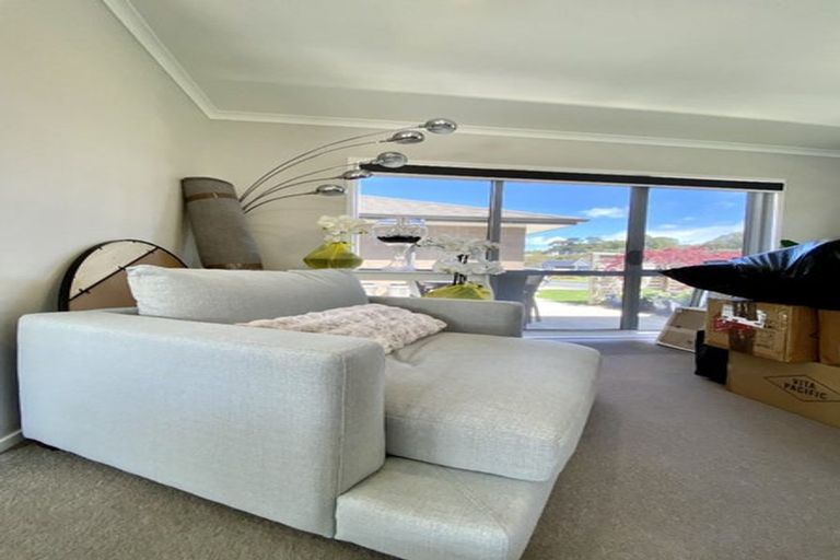 Photo of property in 6 Cory Jane Grove, Riverstone Terraces, Upper Hutt, 5018