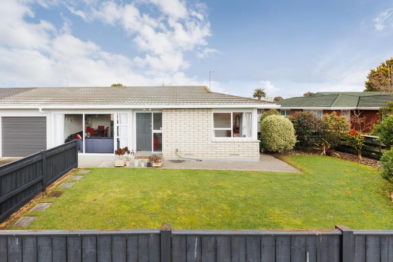 Photo of property in 28 Frimley Street, Awapuni, Palmerston North, 4412