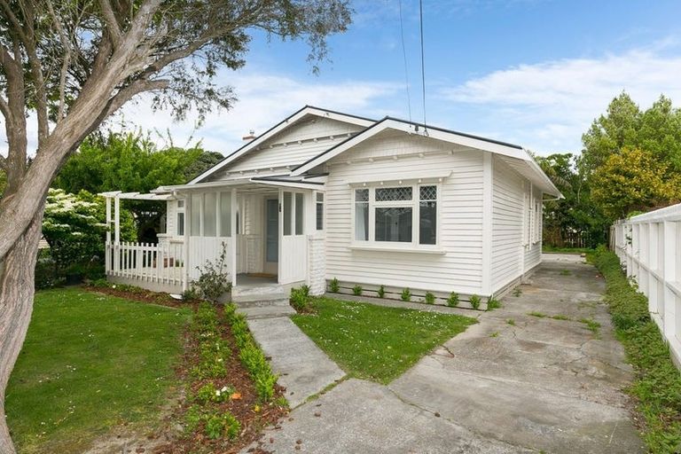 Photo of property in 4 Burnham Street, Petone, Lower Hutt, 5012