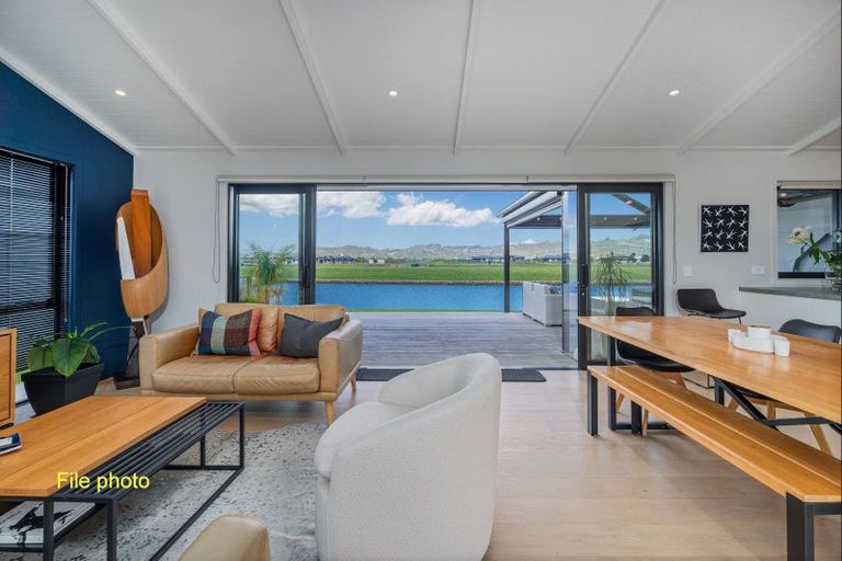 Photo of property in 20 Ngaroma Crescent, Whitianga, 3510