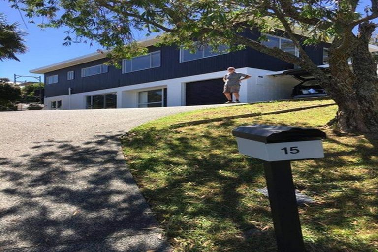 Photo of property in 15 Crompton Road, Massey, Auckland, 0614