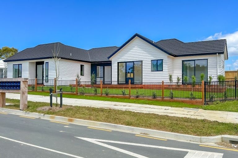 Photo of property in 2 Hayley Court, Wainui, Silverdale, 0992