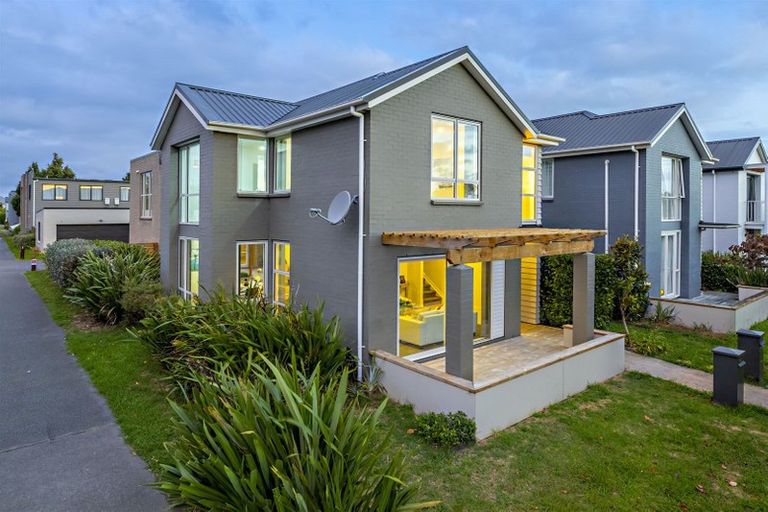 Photo of property in 21 Popokatea Drive, Takanini, 2112