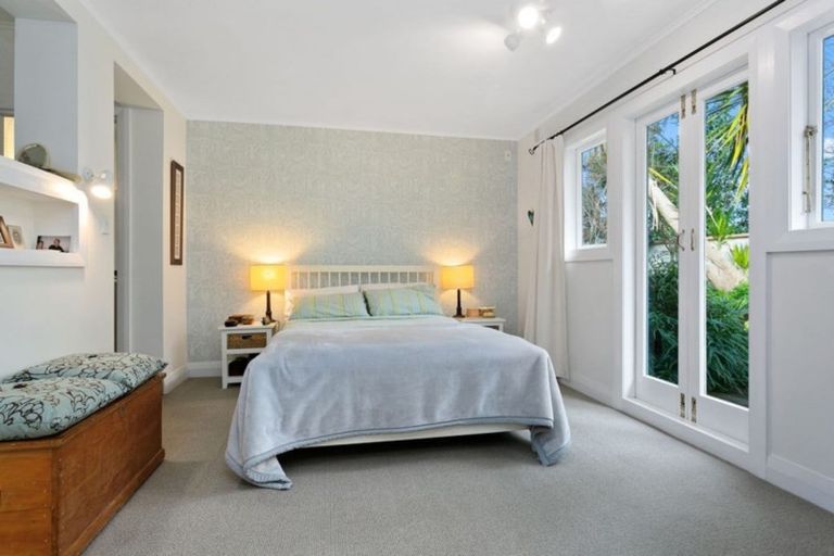 Photo of property in 263 Shakespeare Street, Leamington, Cambridge, 3432