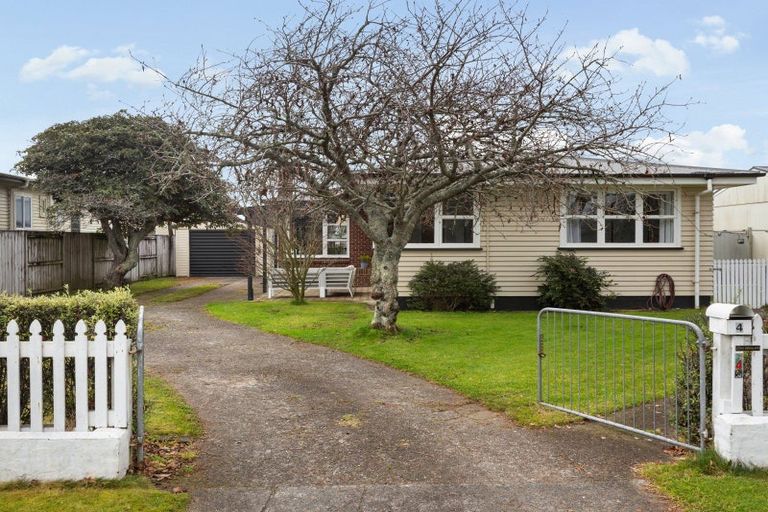 Photo of property in 4 Dover Road, St Andrews, Hamilton, 3200