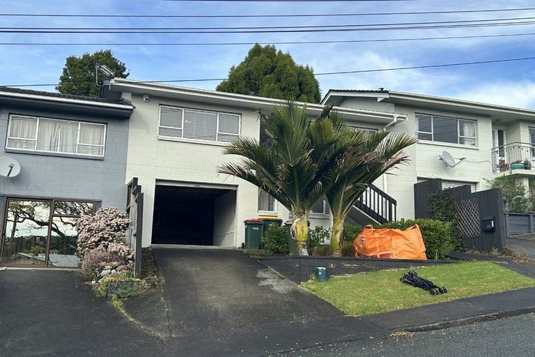 Photo of property in 2/84 Peach Road, Glenfield, Auckland, 0629