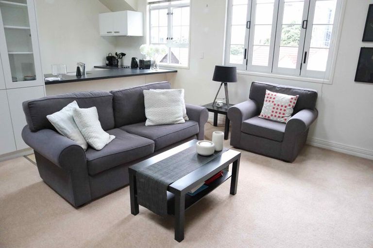 Photo of property in 34 Pipitea Street, Thorndon, Wellington, 6011