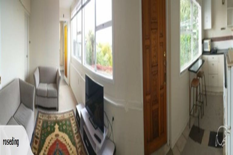 Photo of property in 102 Carlisle Road, Browns Bay, Auckland, 0632