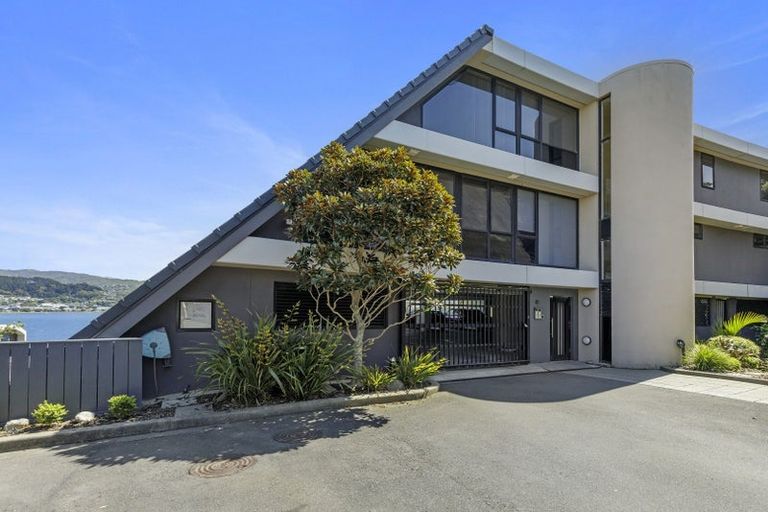 Photo of property in Shelley Bay Terraces, 23/61 Maupuia Road, Maupuia, Wellington, 6022