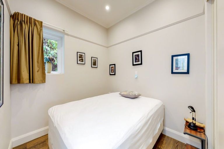 Photo of property in Fountain Court, 2/48 Oriental Parade, Oriental Bay, Wellington, 6011
