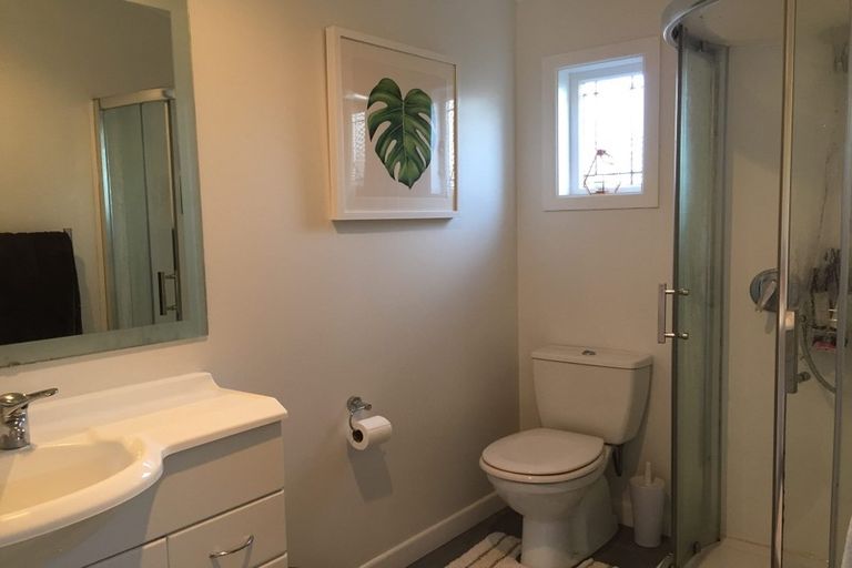 Photo of property in 25 Longburn Road, Henderson, Auckland, 0610