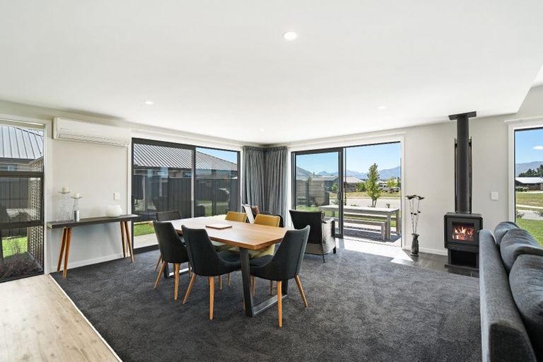 Photo of property in 5 Pepperwood Green, Albert Town, Wanaka, 9305