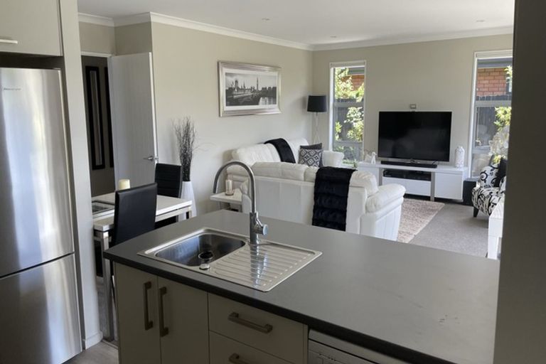 Photo of property in 3/502 Harewood Road, Harewood, Christchurch, 8051