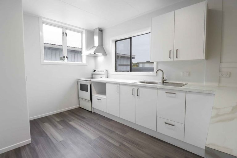 Photo of property in 16 Coromandel Court, Roslyn, Palmerston North, 4414