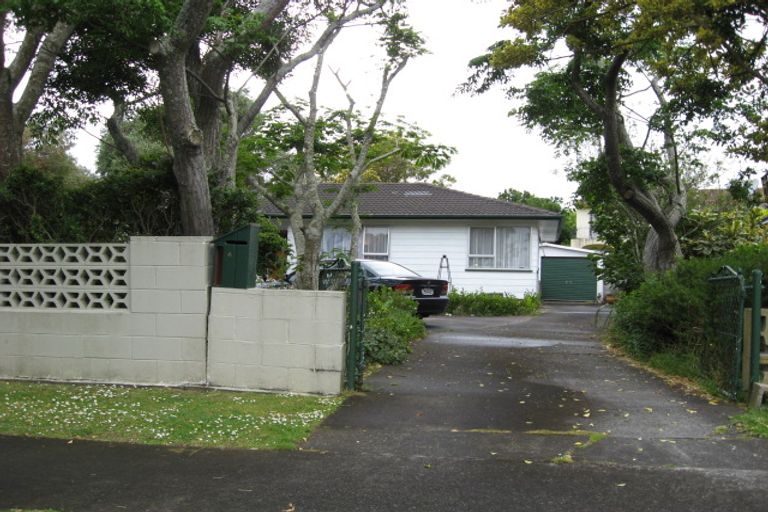Photo of property in 4 Claresholm Place, Mangere Bridge, Auckland, 2022