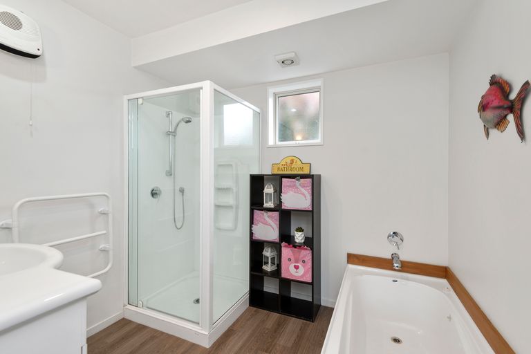 Photo of property in 9a Wrights Road, Addington, Christchurch, 8024