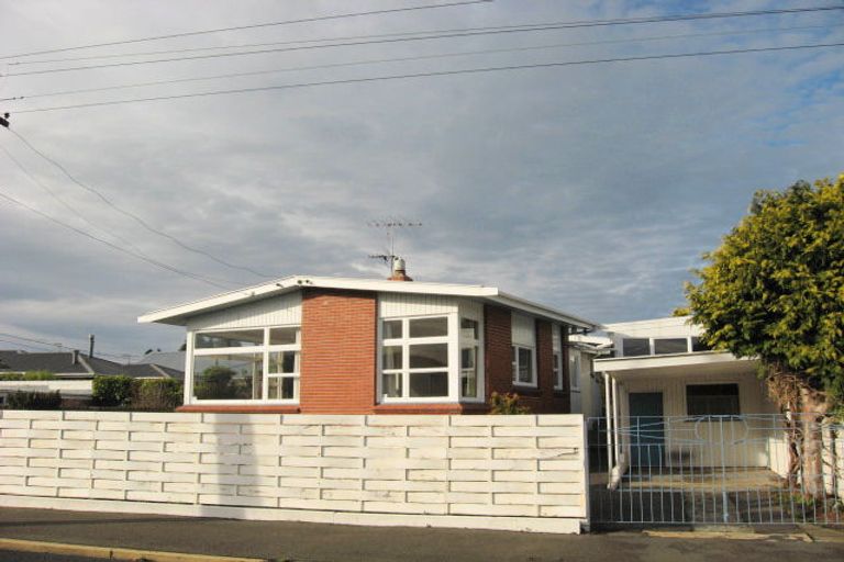 Photo of property in 219 Kenmure Road, Kenmure, Dunedin, 9011