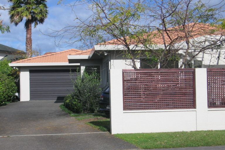 Photo of property in 14 Suncrest Drive, West Harbour, Auckland, 0618