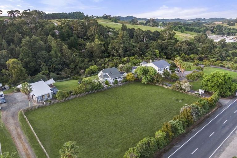 Photo of property in 517 Waitoki Road, Wainui, Silverdale, 0994