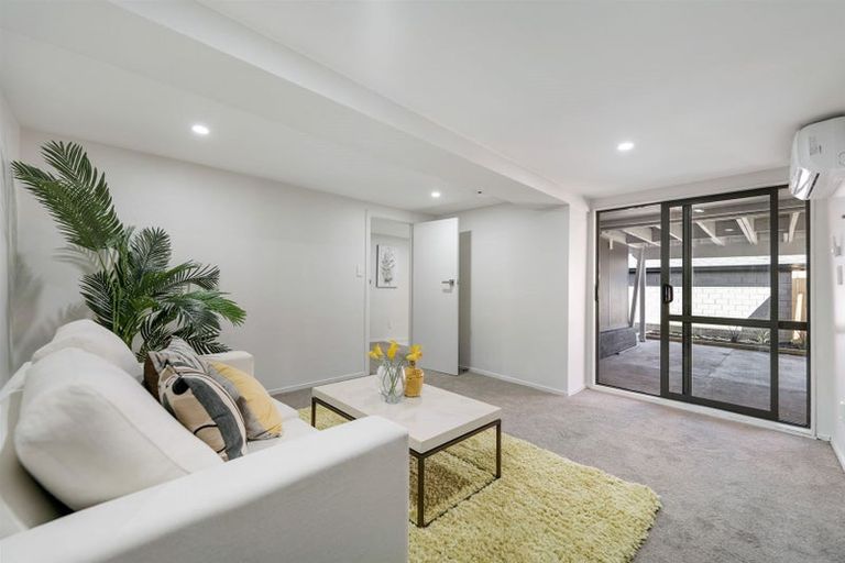 Photo of property in 82b Vodanovich Road, Te Atatu South, Auckland, 0610