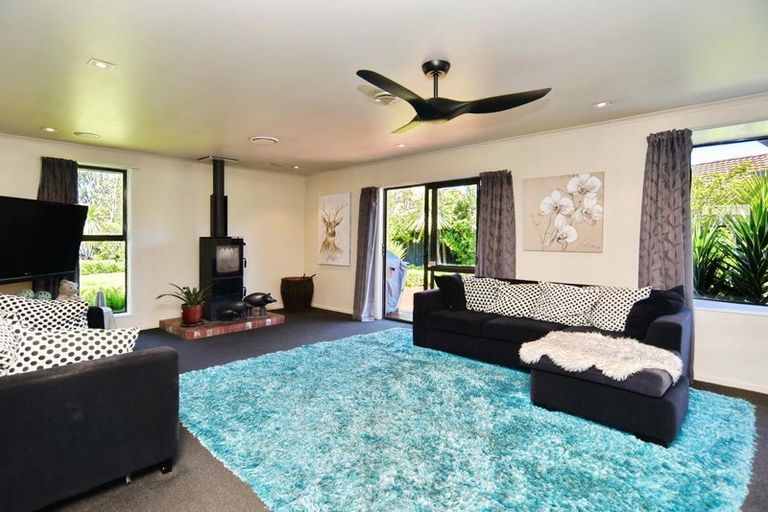 Photo of property in 11 Ludlow Place, Parklands, Christchurch, 8083