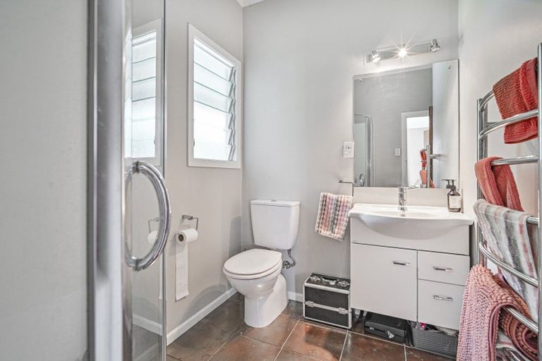 Photo of property in 98 Duchess Crescent, Mayfair, Hastings, 4122