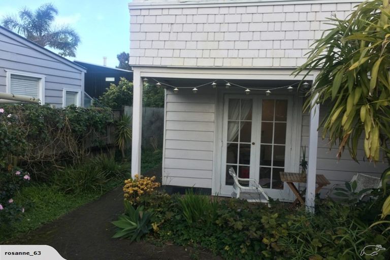 Photo of property in 19 Carlton Gore Road, Grafton, Auckland, 1023