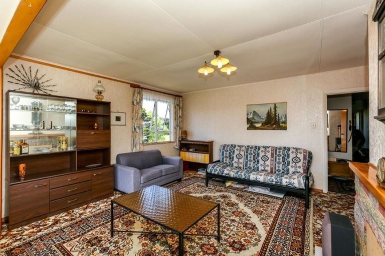 Photo of property in 18 Endeavour Street, Marfell, New Plymouth, 4310