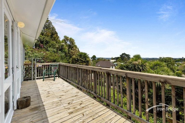 Photo of property in 2/34 Aeroview Drive, Beach Haven, Auckland, 0626