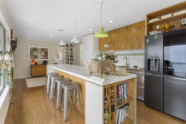 Photo of property in 2/106 Island Bay Road, Beach Haven, Auckland, 0626