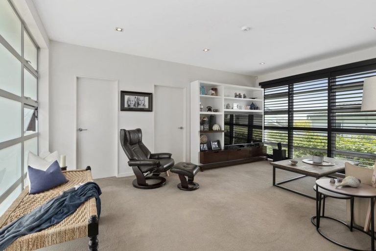 Photo of property in 8 Sylvan Park Avenue, Milford, Auckland, 0620
