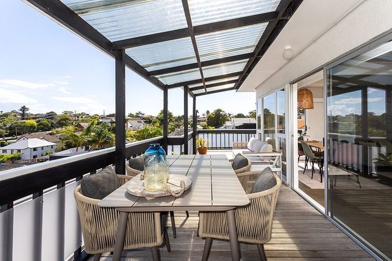 Photo of property in 1/23 Hart Road, Hauraki, Auckland, 0622