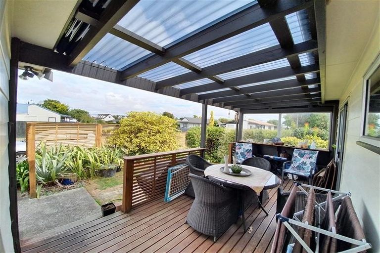 Photo of property in 1 Willowstream Grove, Cloverlea, Palmerston North, 4412