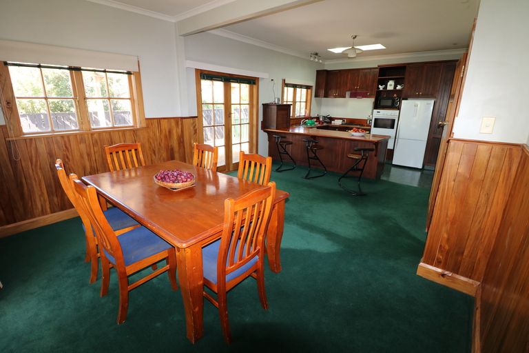 Photo of property in 3 Handley Place, Glen Avon, New Plymouth, 4312
