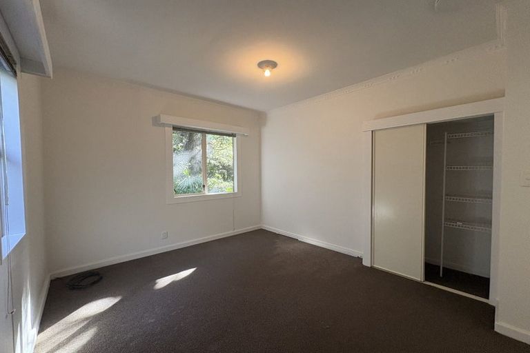 Photo of property in 235 Forest Road, Waiatarua, Auckland, 0612