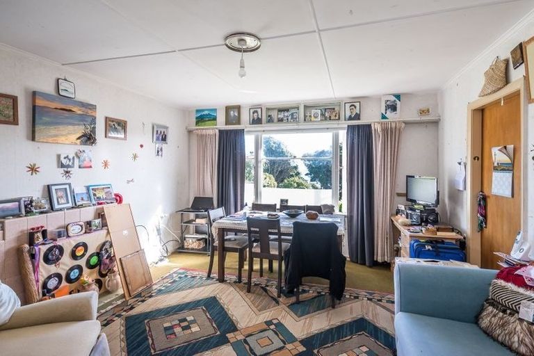 Photo of property in 104 Wellington Road, Paekakariki, 5034
