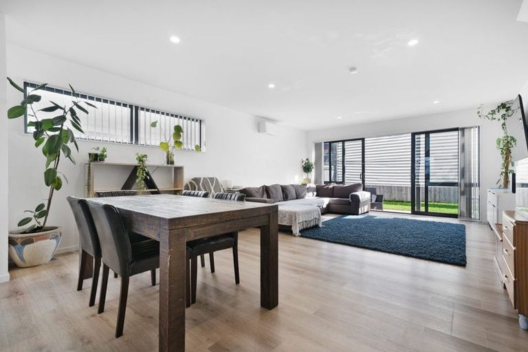 Photo of property in 180 Walters Road, Takanini, 2110