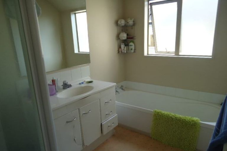 Photo of property in 80c Brockworth Place, Riccarton, Christchurch, 8011