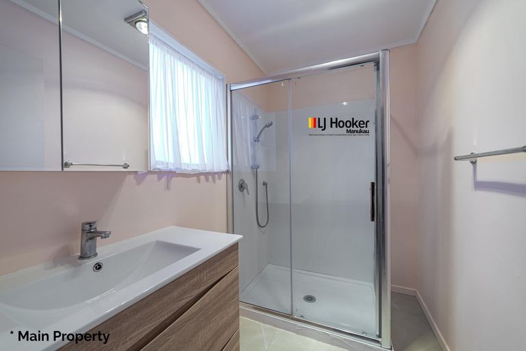 Photo of property in 18 Dungarvon Place, Clendon Park, Auckland, 2103