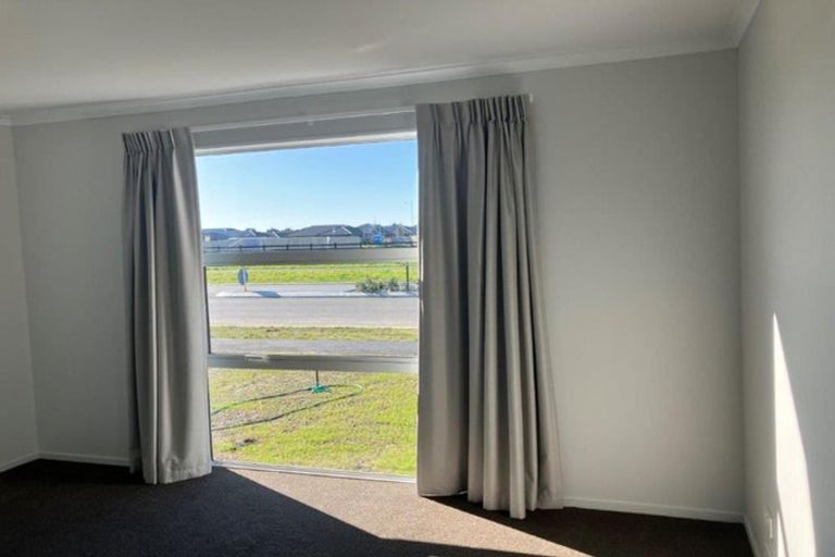 Photo of property in 120 Broadway Parade, Rolleston, 7615