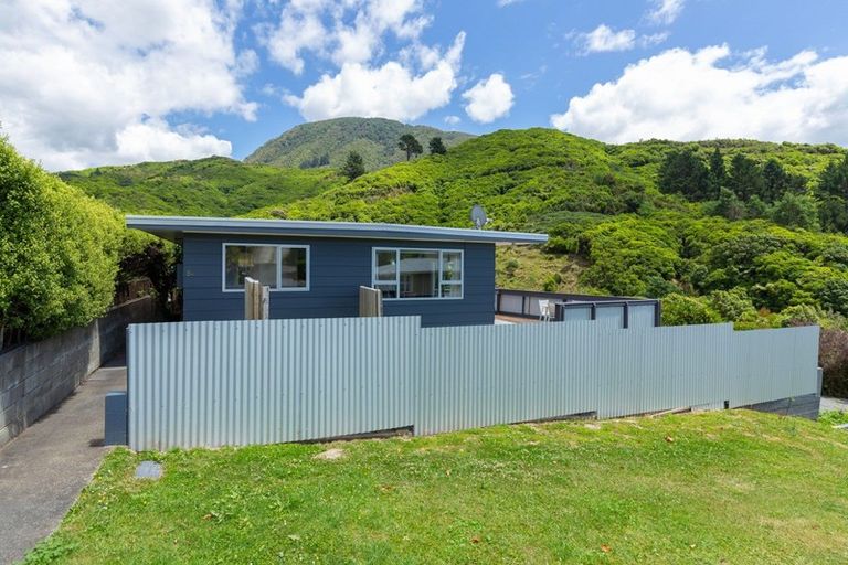 Photo of property in 5a Angle Street, Picton, 7220