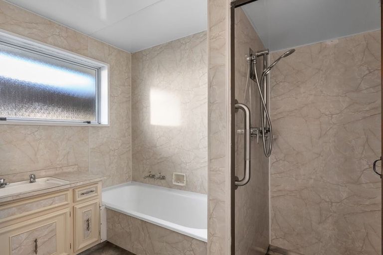 Photo of property in 22 Rossiter Avenue, Redwood, Christchurch, 8051