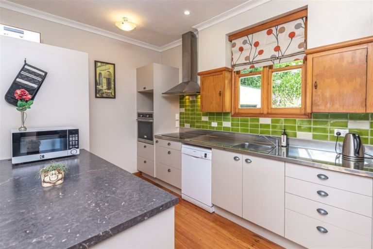 Photo of property in 27 Mount View Road, Bastia Hill, Whanganui, 4500