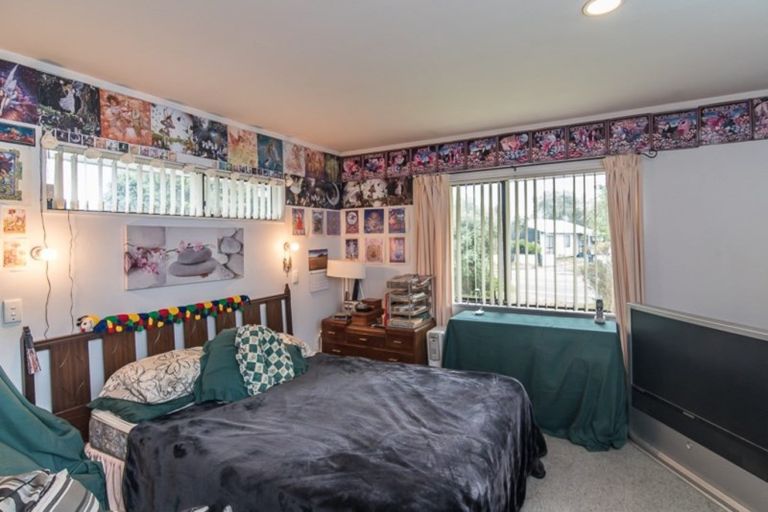 Photo of property in 140 Arawhata Road, Paraparaumu, 5032