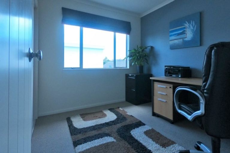 Photo of property in 23 Cambrian Crescent, Flat Bush, Auckland, 2016