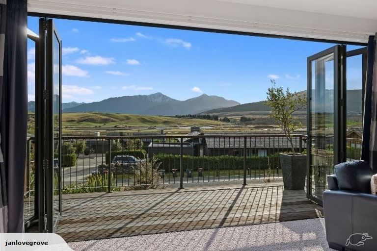 Photo of property in 31 Rannoch Drive, Jacks Point, Queenstown, 9371